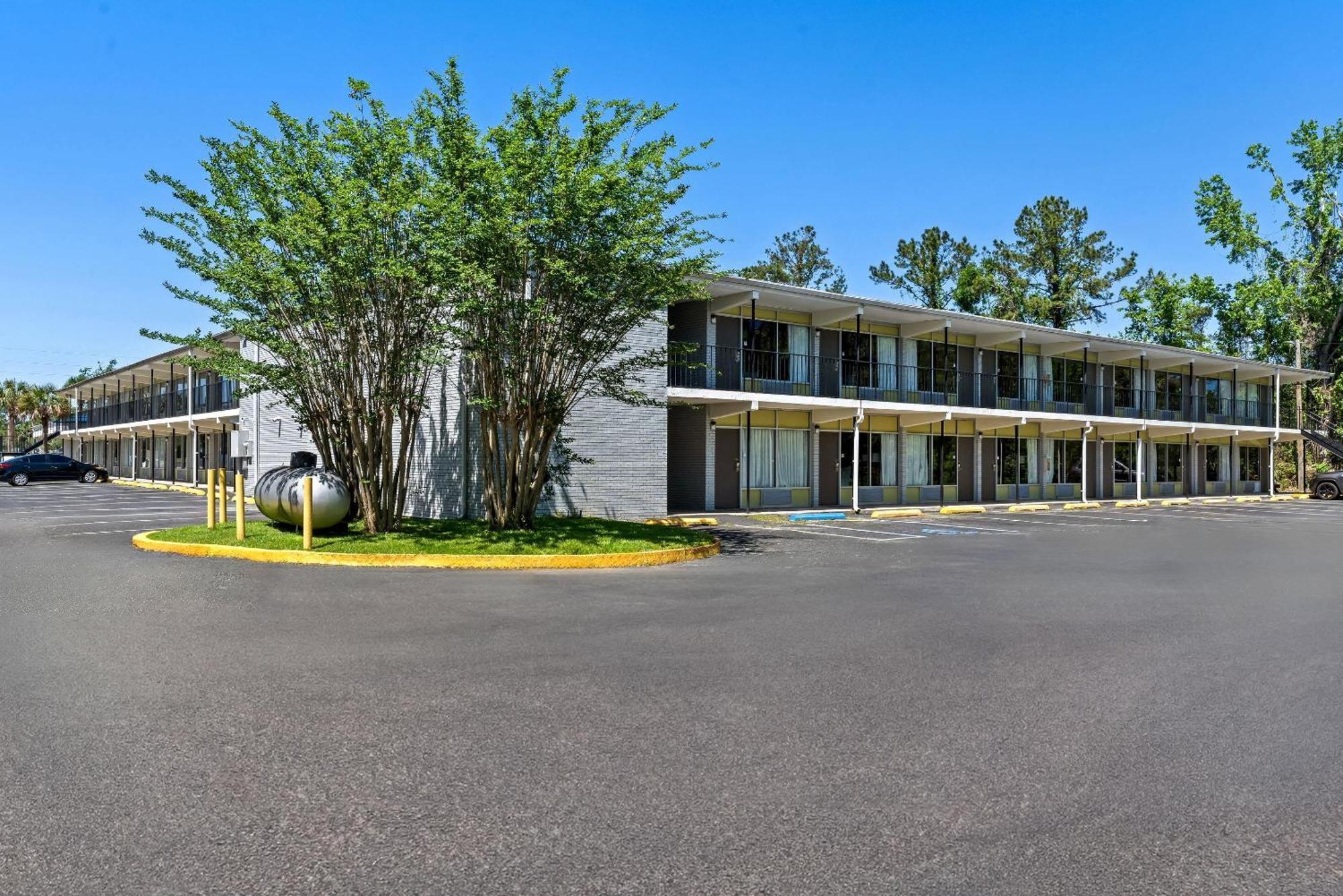 Econo Lodge Jennings Buitenkant foto